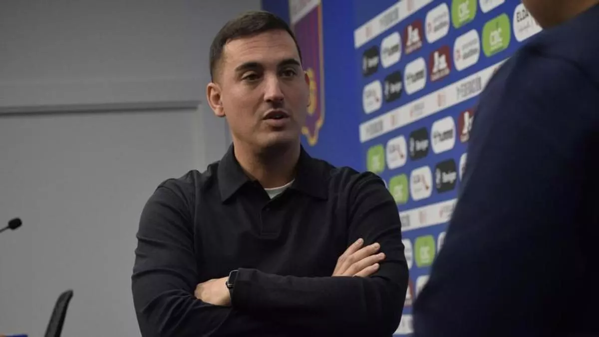 Víctor Lafuente: "El Eldense aspira a luchar por todo, también a ser campeón"