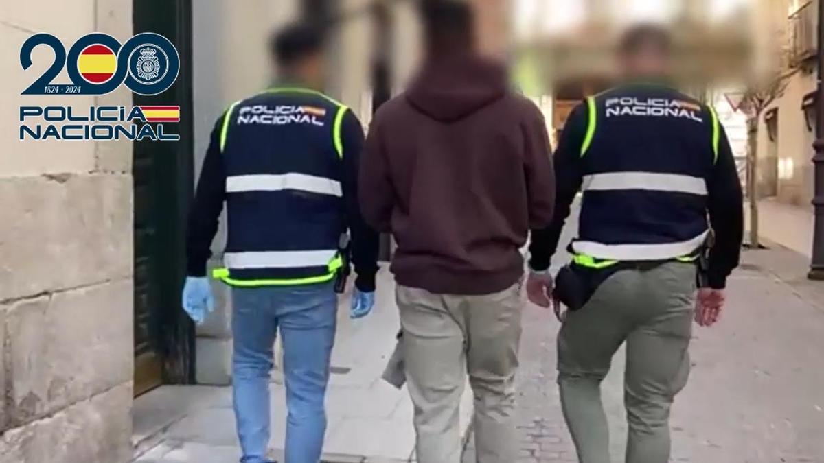 Tres detenidos por estafar más de 200.000 euros con cuentas bancarias falsas