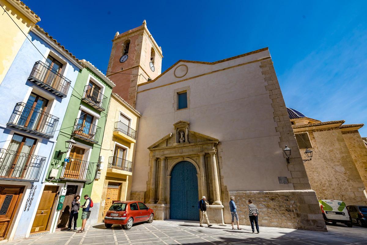 La fachada principal de la Iglesia de la Asunción de La Vila.