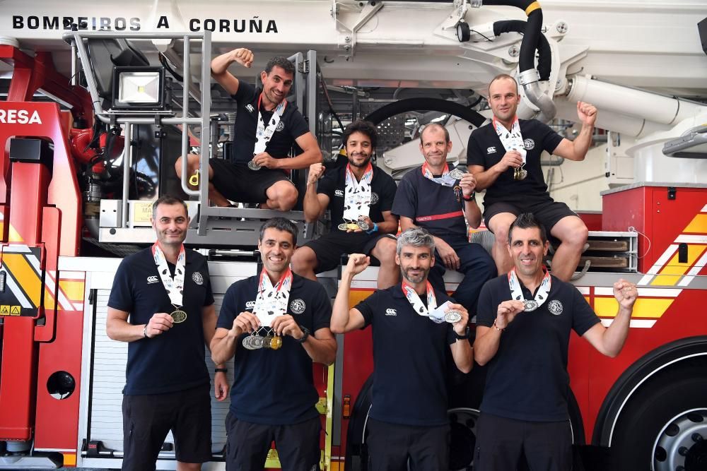 El equipo de Bomberos de A Coruña, que participó este mes en las Olimpiadas de Policías y Bomberos en China, ha vuelto a casa a con medallas.