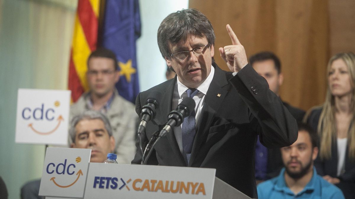 PUIGDEMONT EN UN MITIN.