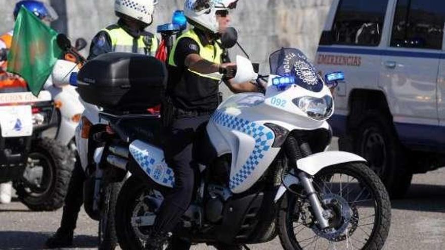 Motoristas de la Policía Local de Pontevedra. // Rafa Vázquez