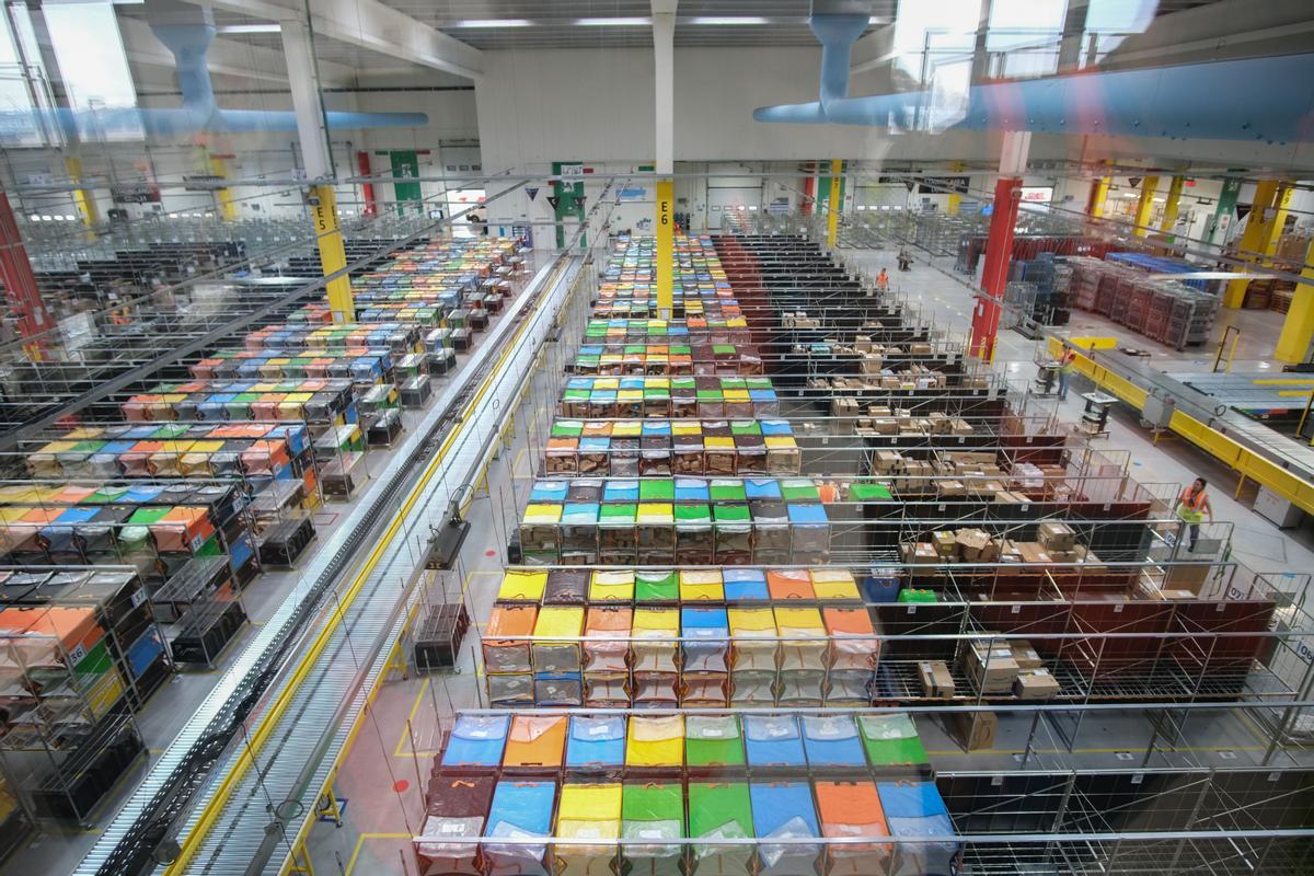 Vista de la estación logística de Amazon en Alicante