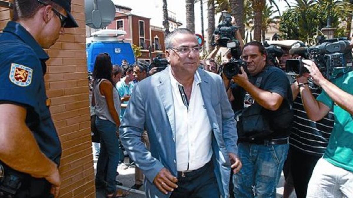 Enrique Ortiz, el pasado 8 de julio, cuando fue a declarar a los juzgados de Orihuela acusado de corrupción.