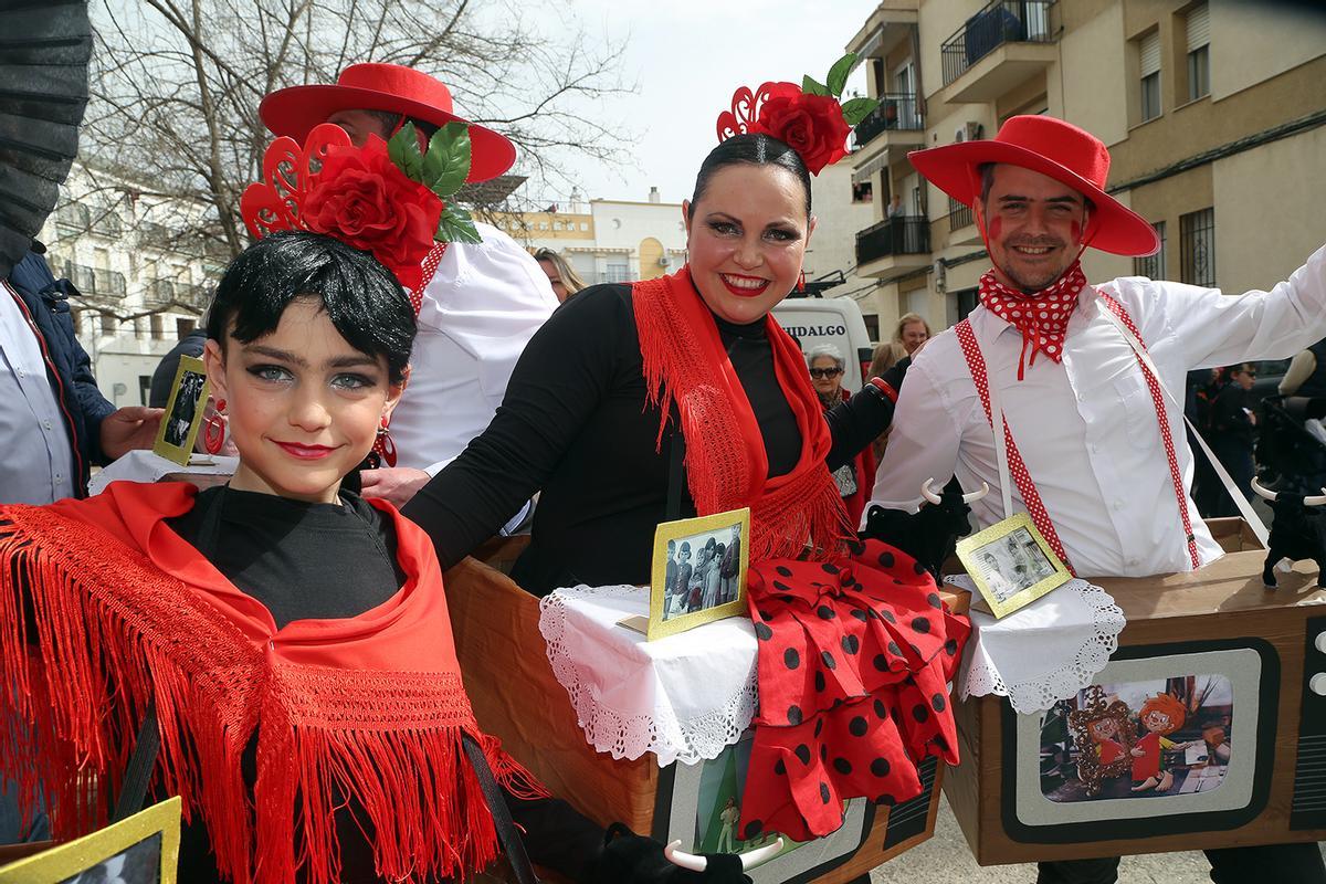 Montilla vive una jornada de colorido Carnaval.