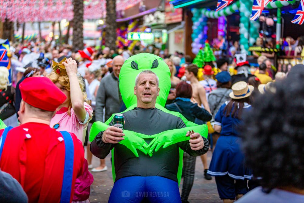 Más de 35.000 personas participan en una gran fiesta de disfraces que se celebra cada año el jueves siguiente a las Fiestas Mayores Patronales