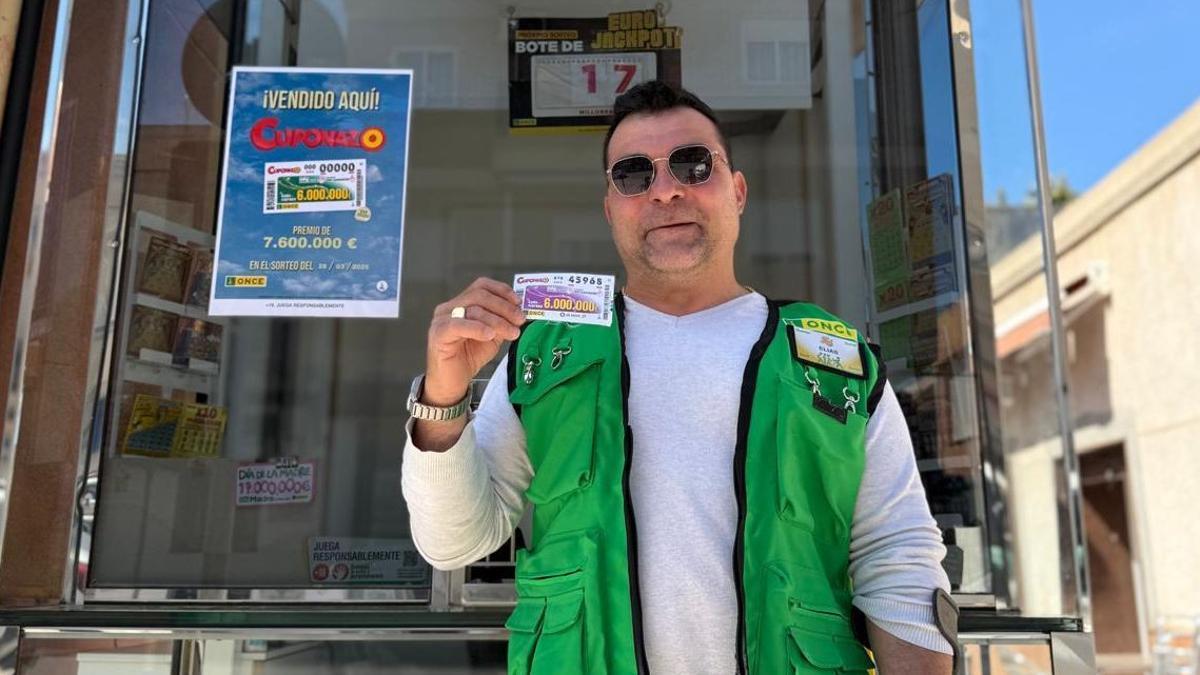 Elías Martínez, vendedor de Cartagena que repartía la suerte.
