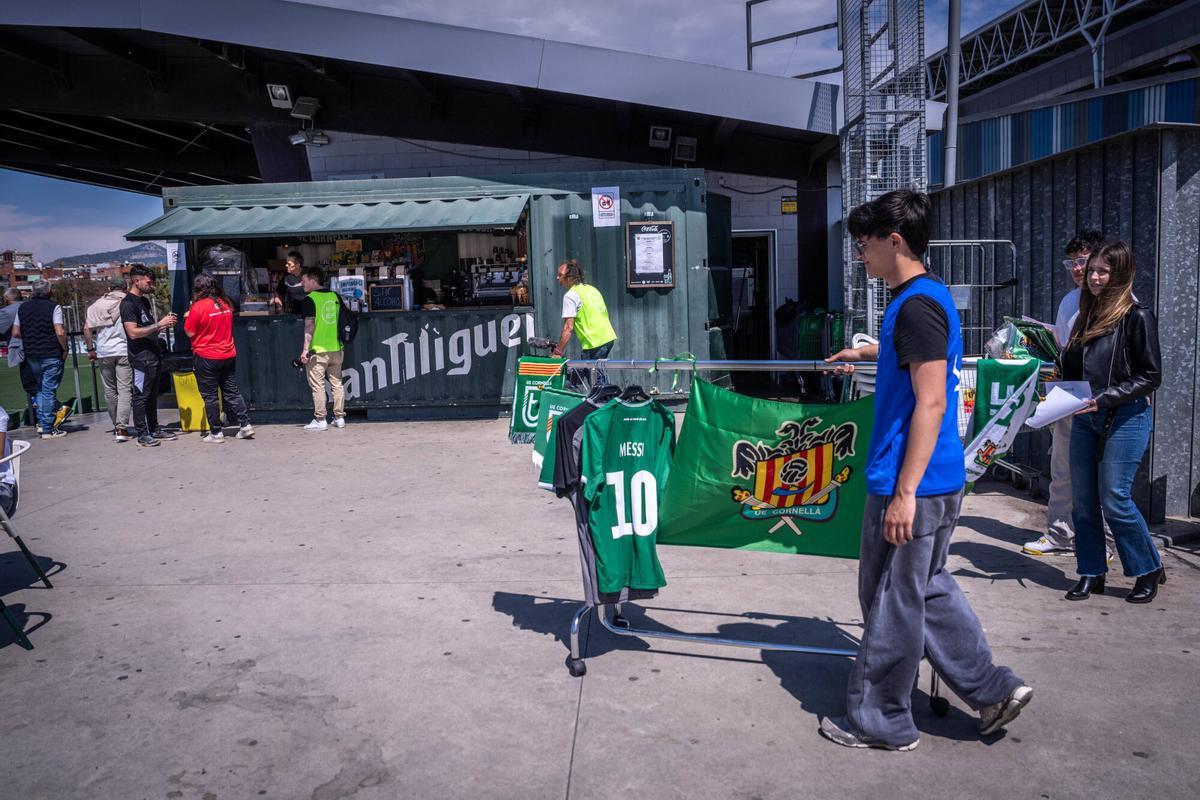 Primer partido del Cornellà después de la compra del club por parte de Leo Messi Primer partido del Cornellà después de la compra del club por parte de Leo Messi