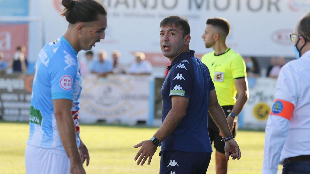 Patxi y Rai, durante el partido ante el Córdoba, el domingo.