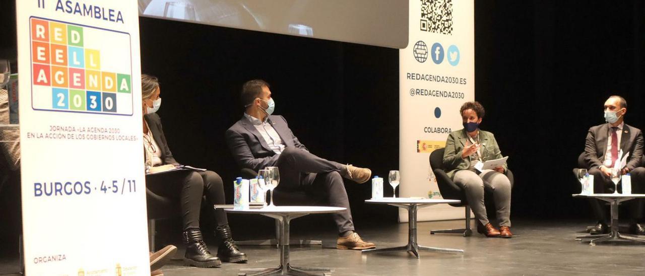 La alcaldesa de Onda participó en una mesa redonda sobre la Agenda 2030, en la cumbre celebrada en Burgos. | MEDITERRÁNEO