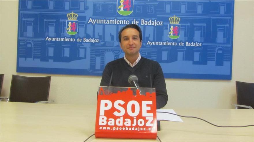 Cabeza incluye a Martín Serván en la candidatura a las municipales de Badajoz