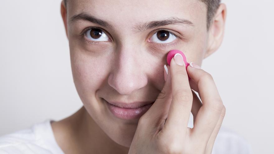 Di adiós a las ojeras de forma natural: los mejores remedios caseros