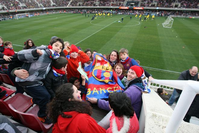 Puertas abiertas en el entrenamiento del Barça en el Miniestadi