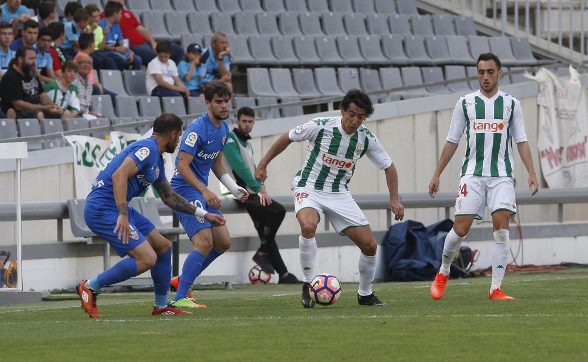 FOTOGALERÍA / Victoria vital del Córdoba frente al Almería