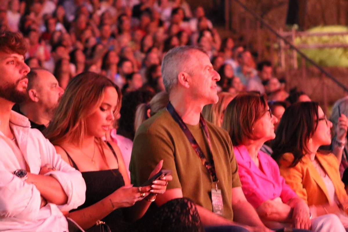 Gloria Camilia disfrutando de la artista malagueña.