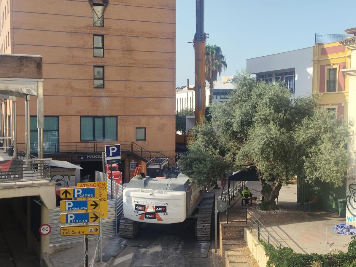 Las máquinas ya están trabajando en la demolición.