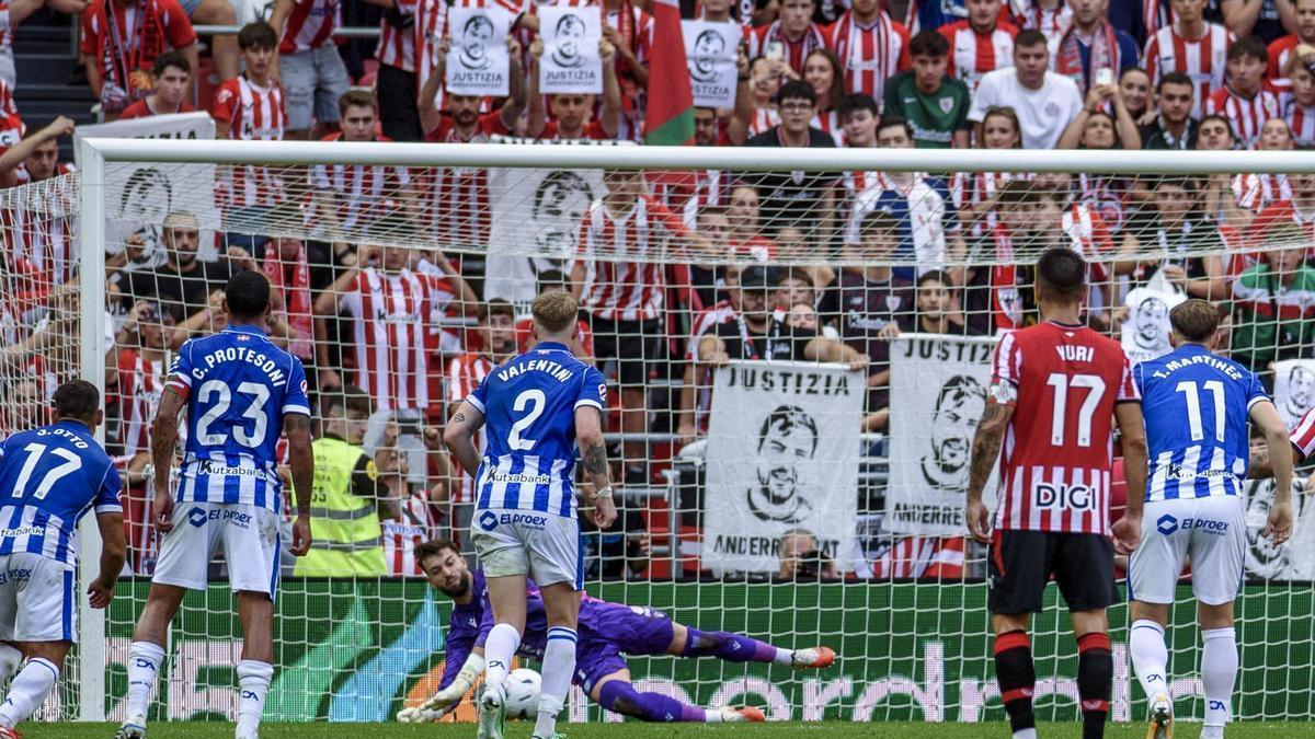 ATHLETIC ALAVÉS | El Athletic no puede ni de penalti con un sólido Alavés