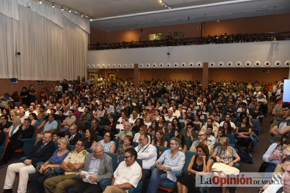 Conferencia de Arturo Pérez Reverte en la UMU