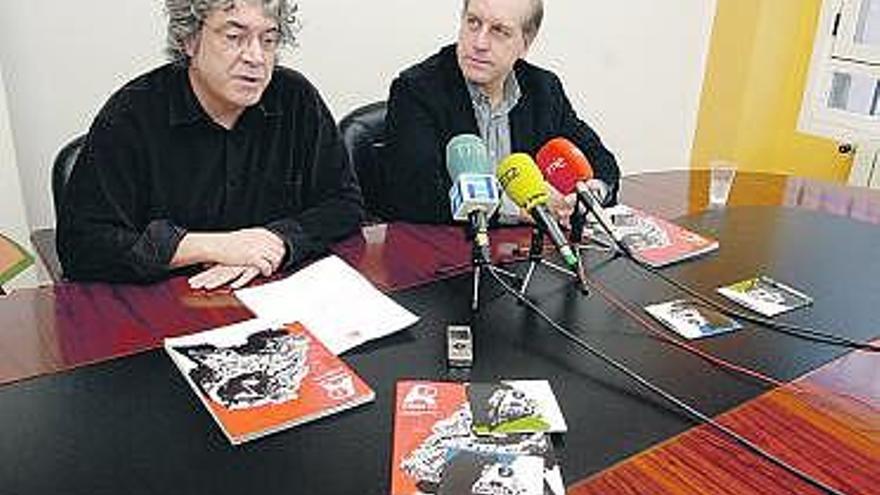 Alberto Toyos (izquierda) y Arias-Cachero, ayer, en la sede de la SGAE.