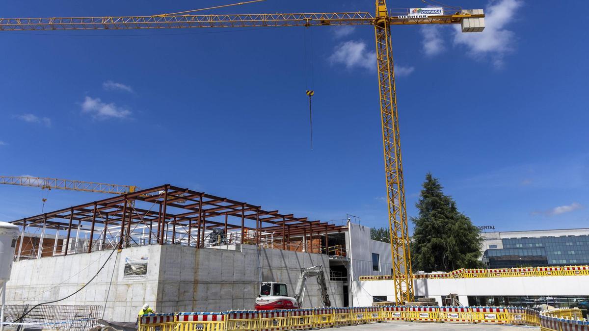 Emplazamiento del Centro de Protonterapia, en las proximidades del edificio principal del Hospital de Santiago
