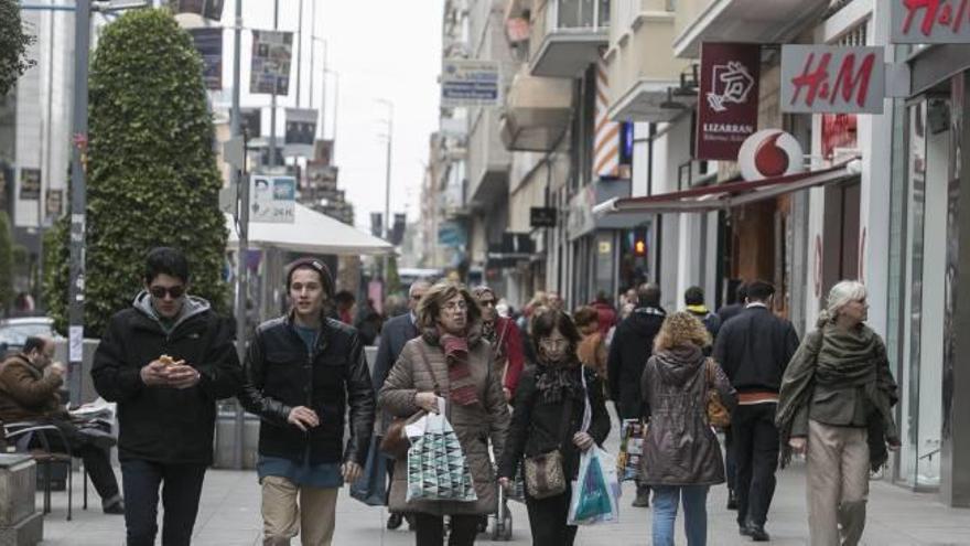 Ayuntamiento y Consell aplazan la apertura comercial en festivos por falta de consenso