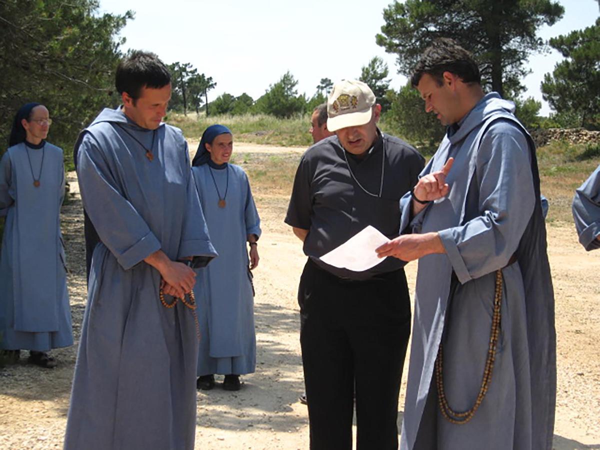Benavent visita las obras del monasterio en 2013.