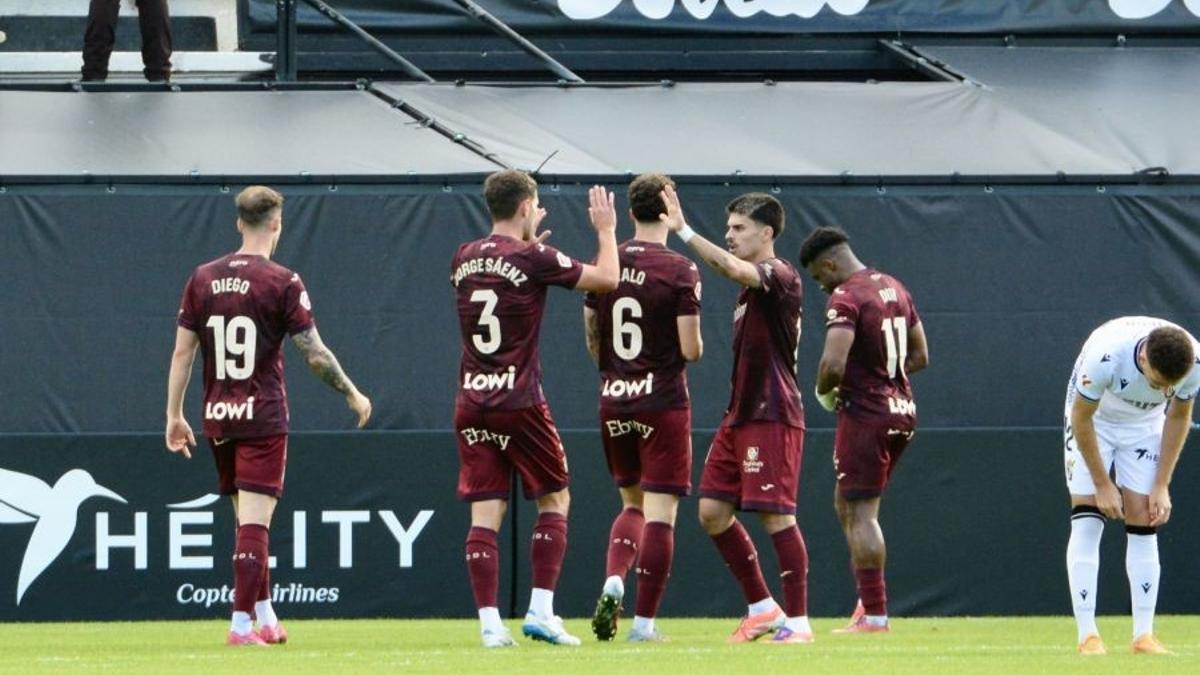 Diego, Jorge Sáenz, Juan Cruz y Duk, todos fichajes de Indias, junto al canterano Lalo, en el partido en Ceuta.