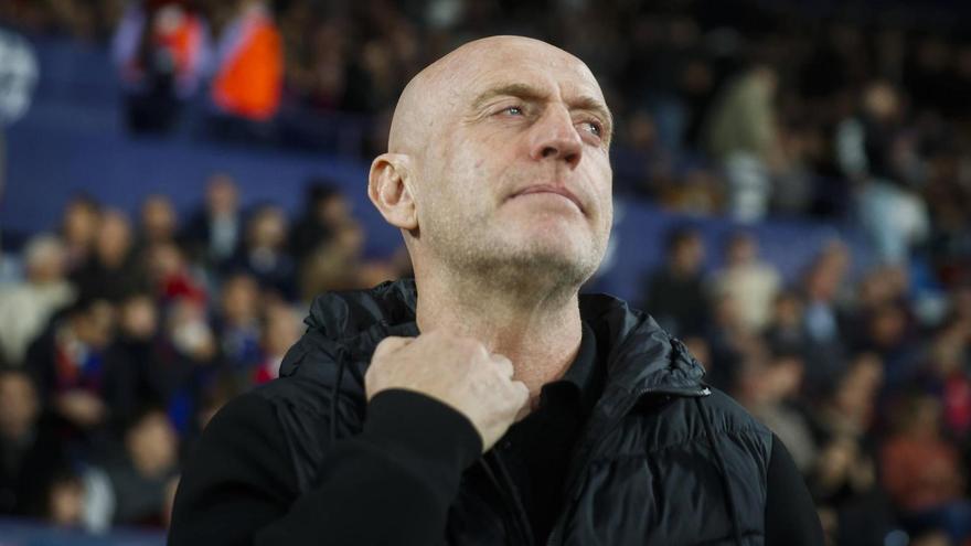 Reunión de urgencia y Calero, en la cuerda floja Reunión de urgencia y Calero, en la cuerda floja