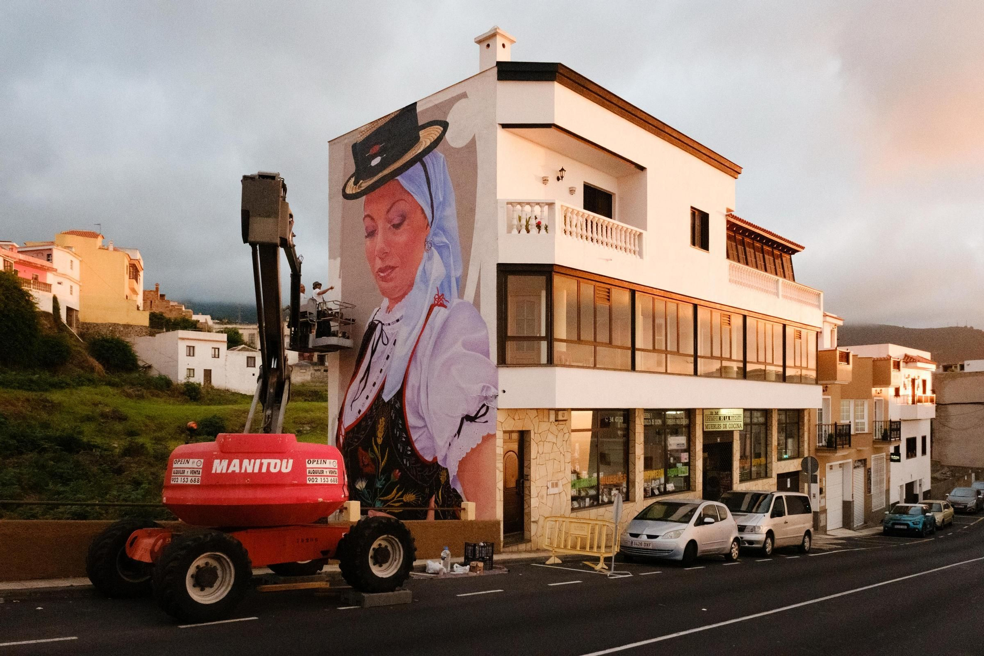 Galería | Cáceres y Tenerife, unidas por la obra del artista Sojo