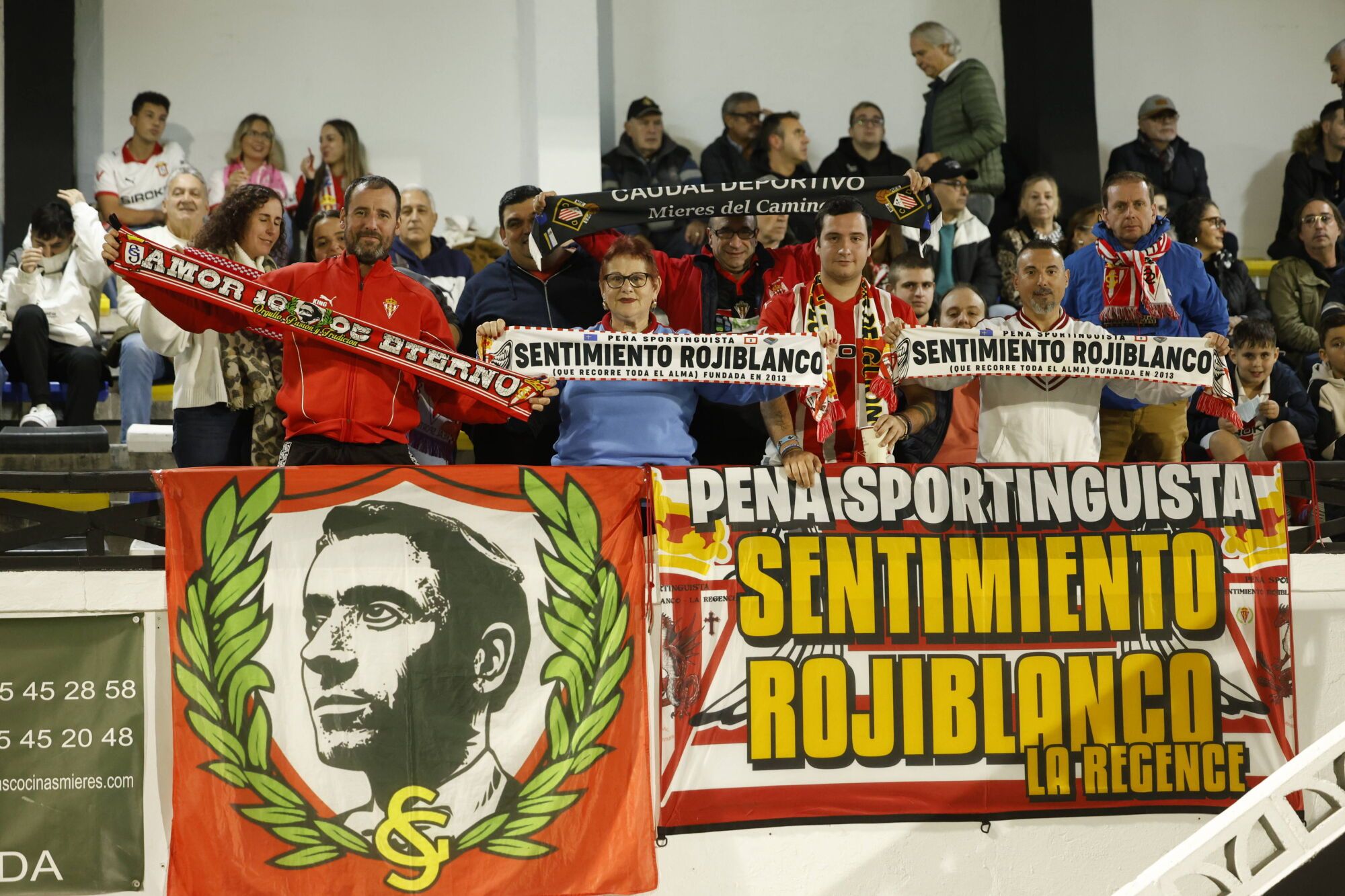 EN IMÁGENES: Gran ambiente en Mieres para el Caudal-Sporting de Copa del Rey