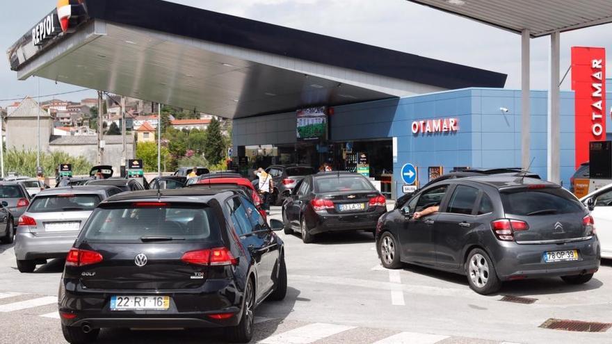 Huelga de transporte en Portugal: colas en la frontera para abastecerse de combustible