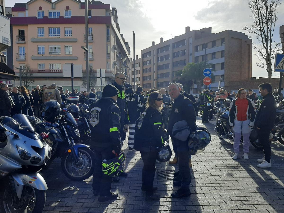 El homenaje a José Manuel Prado, "Chechu", el motero fallecido en Posada, en imágenes