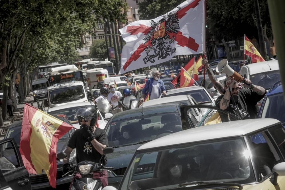 La protesta en coche de Vox colapsa el centro de Palma