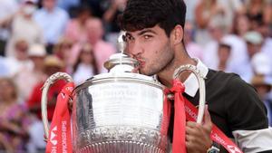 Alcaraz es corona a Queen’s i apunta cap a Wimbledon