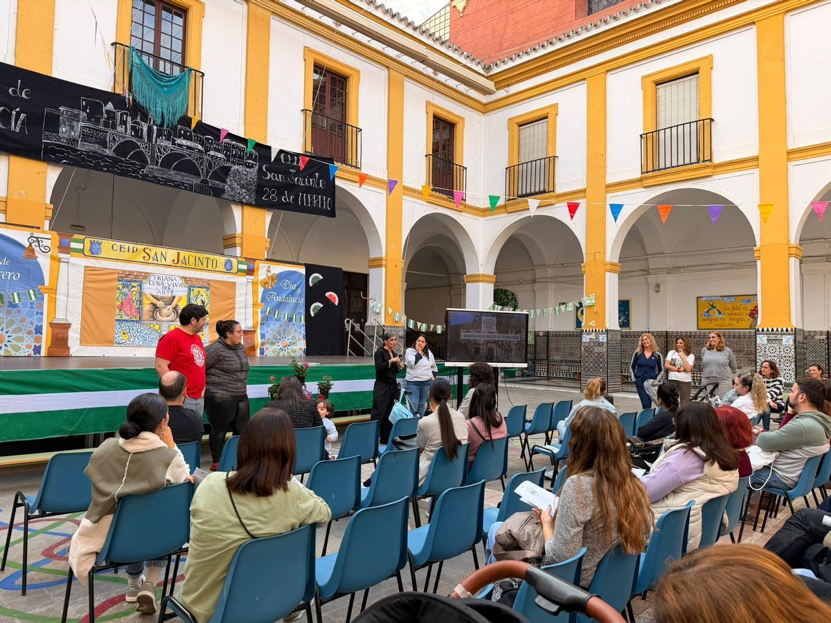 Jornada de puertas abiertas del CEIP San Jacinto durante los días previos a la festividad del 28 F.