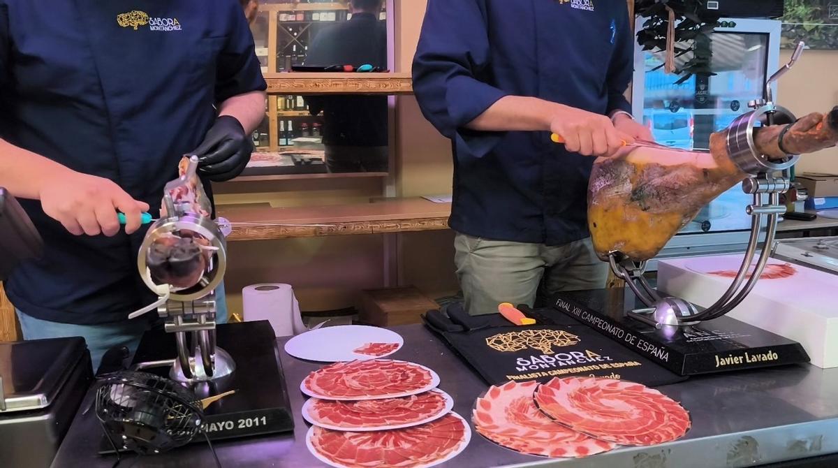 Cortadores de jamón de la tienda Sabor a Montánchez.