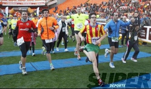 Búscate en la meta de Mestalla