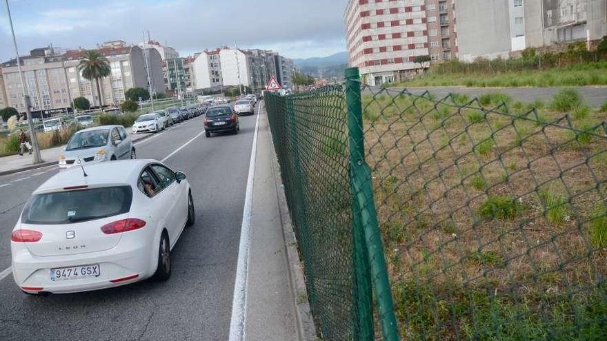 Pasarela de Doce de Novembro, en manos municipales desde 2016 pero aún inaccesible. // R. Vázquez