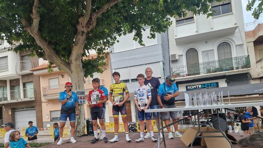 La Escola de Ciclisme d’Ontinyent sube al podio en la carrera de Xeraco