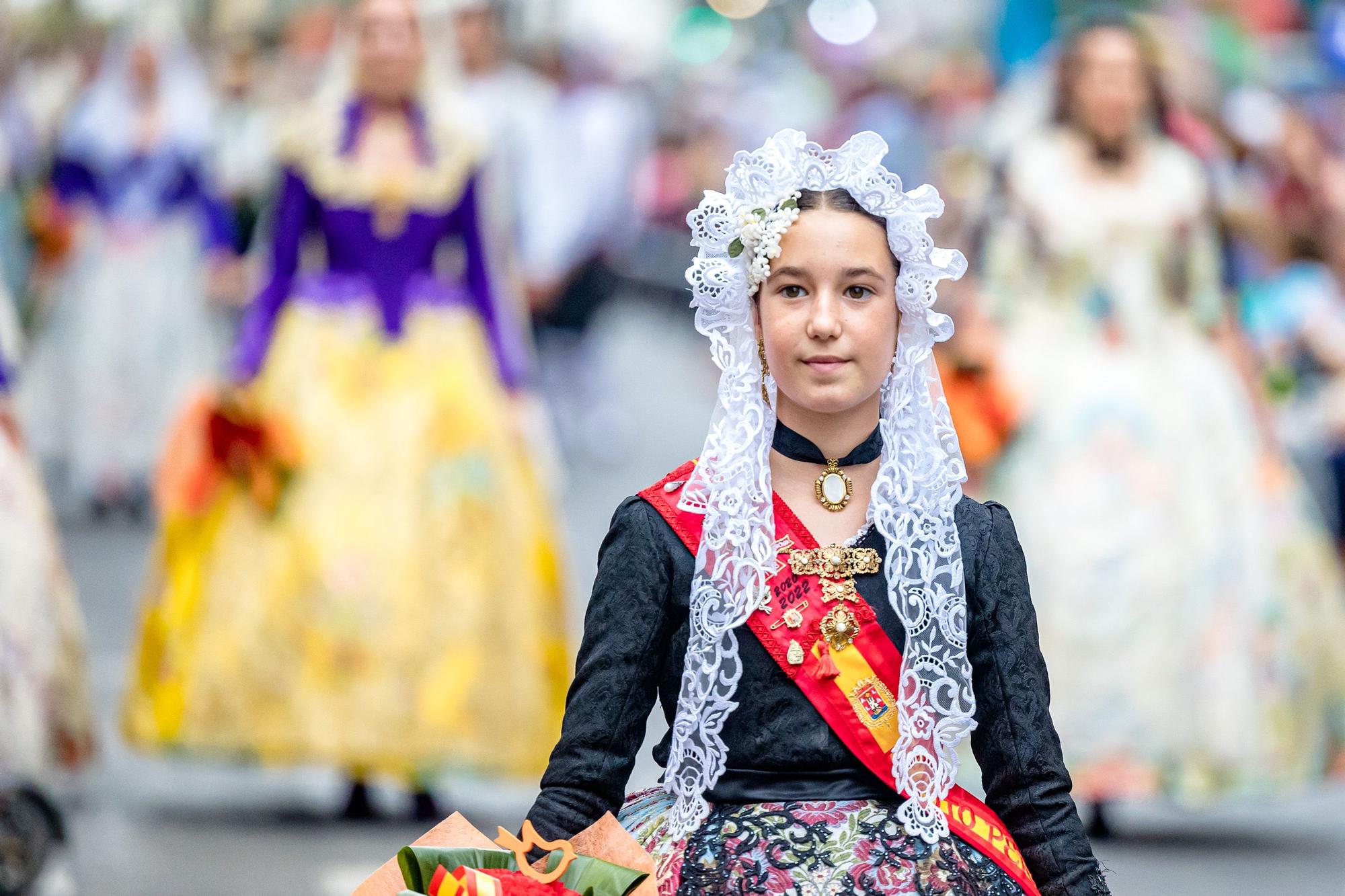 La Ofrenda de flores de las Hogueras 2022 en imágenes