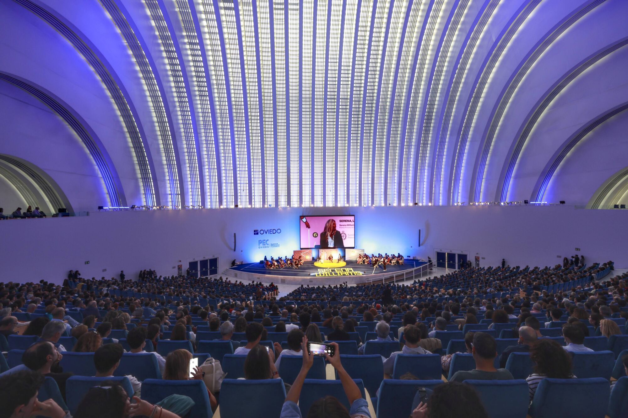 EN IMÁGENES: Encuentro de niños con Serena Williams en el Calatrava de Oviedo