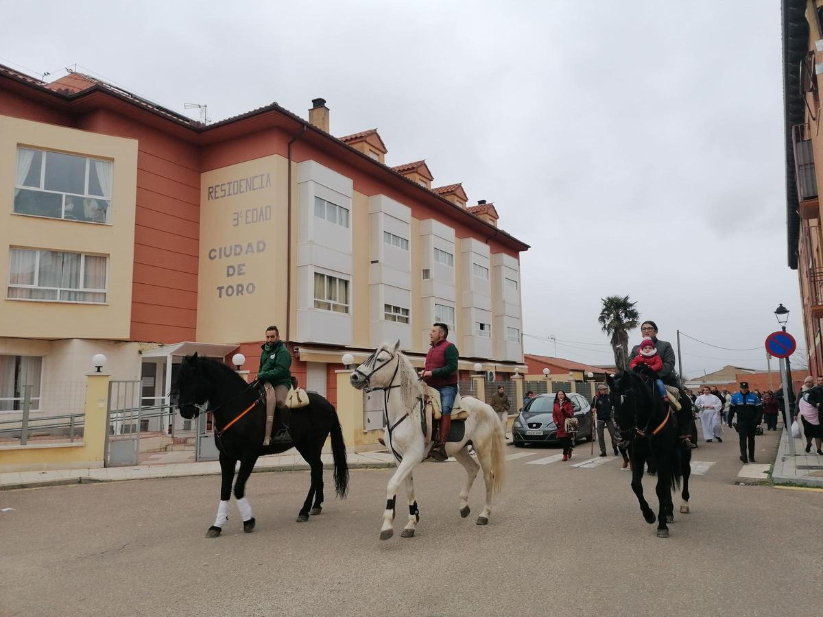 GALERÍA | San Antón procesiona por primera vez en Toro