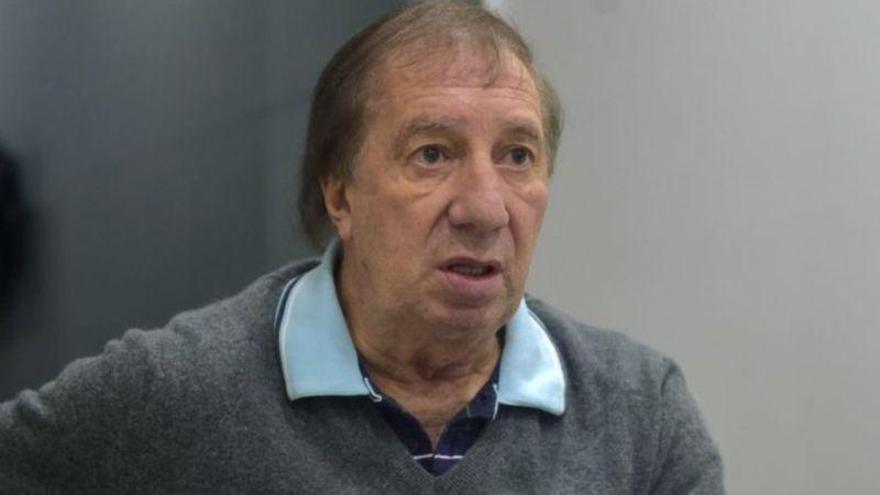 Una taxista denuncia a Carlos Bilardo por acoso en un trayecto