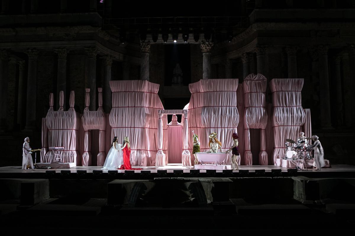 Estreno de la obra 'Safo' en el Festival de Teatro Clásico de Mérida.