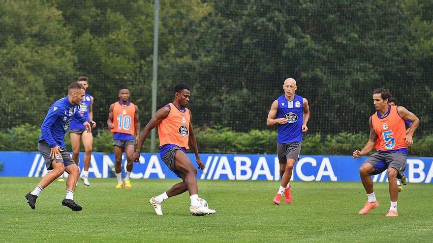 Imagen de un entrenamiento del equipo coruñés en Abegondo.