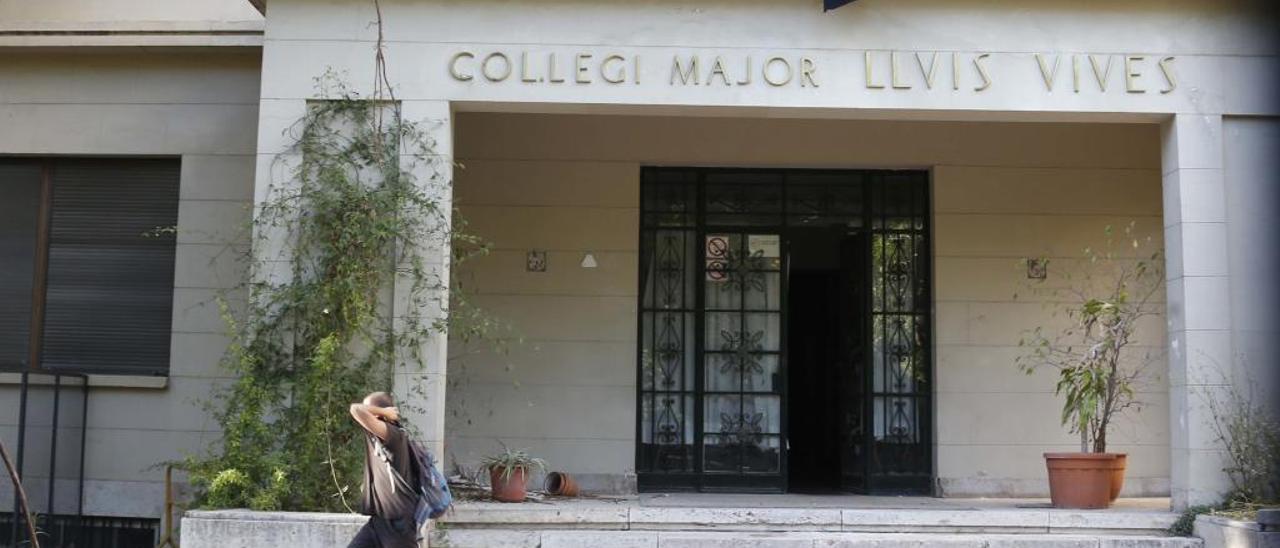 La Universitat da 24 horas a los okupas para que abandonen el Lluís Vives