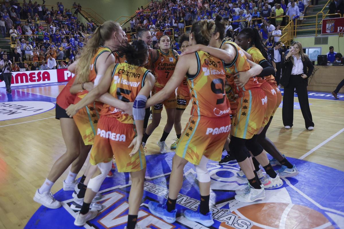 El Valencia, campeón de la Liga Endesa al ganar en Salamanca al Avenida