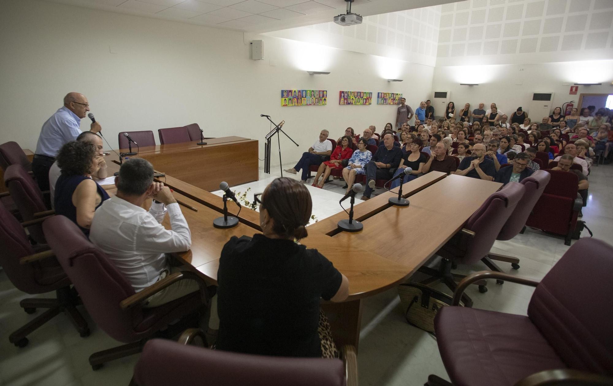 Todas las fotos de la toma de posesión de la nueva alcaldesa de Novetlé