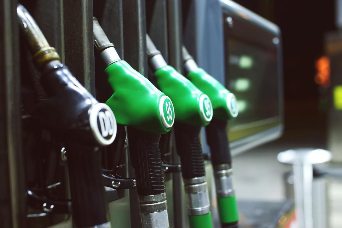 Muchas personas recurren a las gasolineras low-cost para rellenar sus depósitos