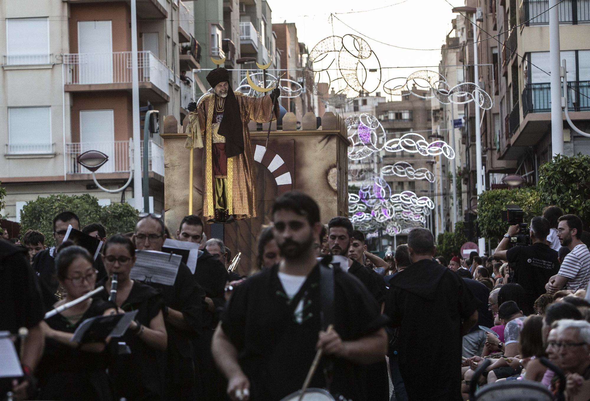 Arranca una fastuosa Entrada Mora en Elche